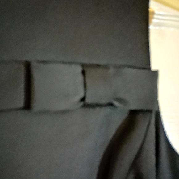 Talbot says eight sleeveless woman's black dress - Picture 2 of 3